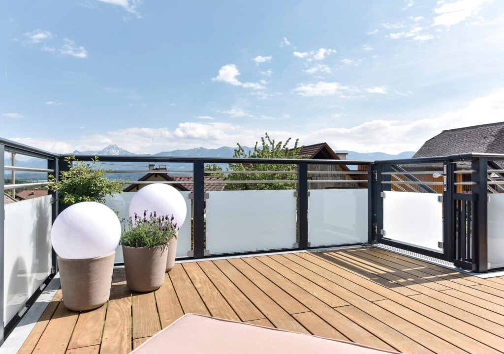 Traumhafte Terrasse mit Alu Design Casa Linea Balkon