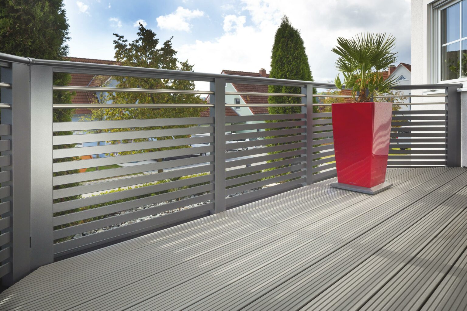 Schöne Terrassenpflanze für mit Alu Design Barcelona Balkon