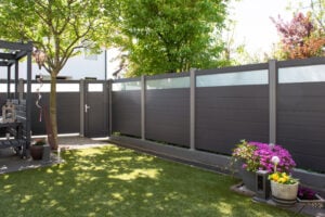 Zaun Ambito Prestige aus Alu mit Gehtuer