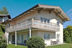 Einfamilienhaus im Grünen mit Alu-Anbaubalkon