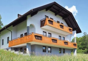 Traditionelles Einfamilienhaus mit Alu Classic Oberstdorf Balkongeländer