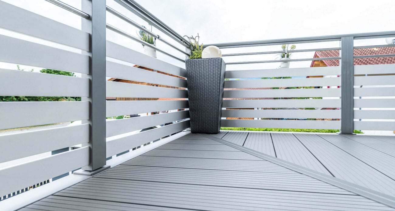 55+ Anbaubalkon Mit Stützen, Anbaubalkons haben zwei oder mehr