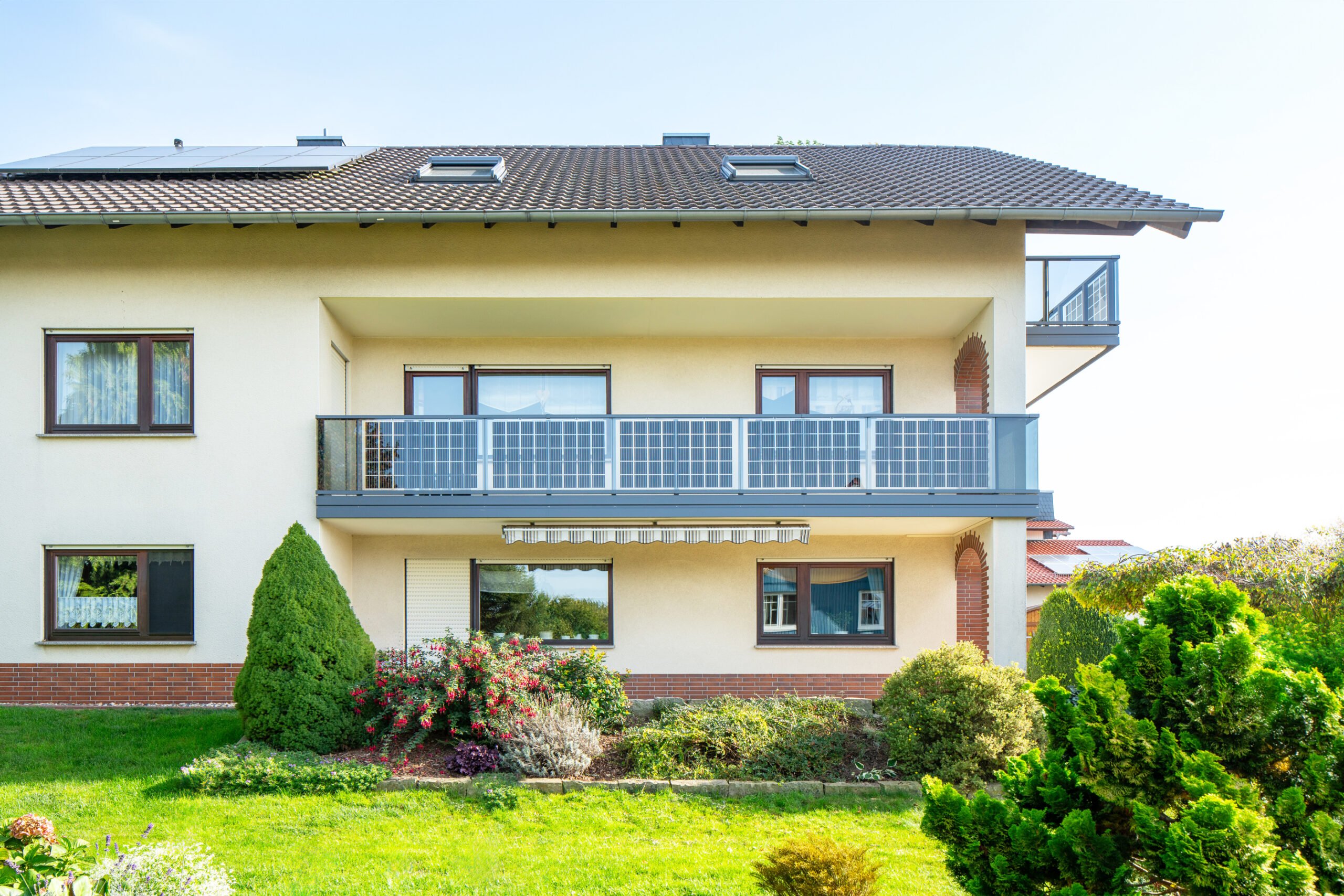 Solar-Power leicht gemacht: Welches System passt zu Ihrem Balkon?