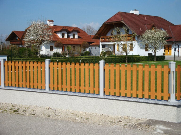 Nachbarschaftsrecht Zaun an der Grundstücksgrenze Leeb Balkone
