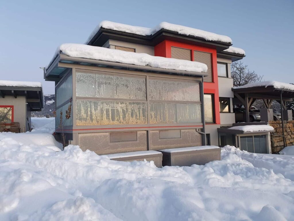 Ansicht Leeb Sommergarten mit mittlerer Schneelast - wintersichere Terrassenüberdachung nach ÖNORM B 1991 -1-3 Eurocode 1