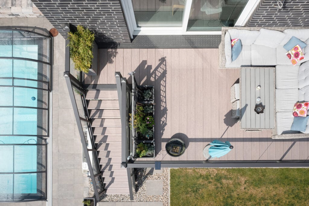 anbaubalkon mit stuetzen aluboden greywood