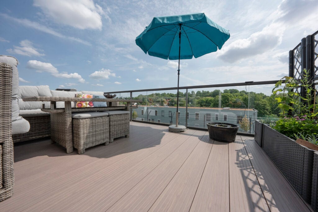 anbaubalkon mit stuetzen alubodengreywood