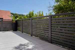 Balkongeländer mit Boden